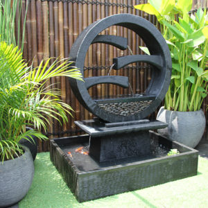 Wagon Wheel Fountain – Large Black